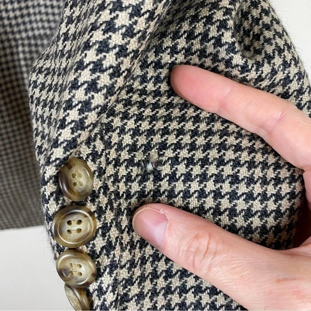 Vintage 90s Tommy Hilfiger Houndstooth Black Tan Two-Button Blazer, Size 44R‎